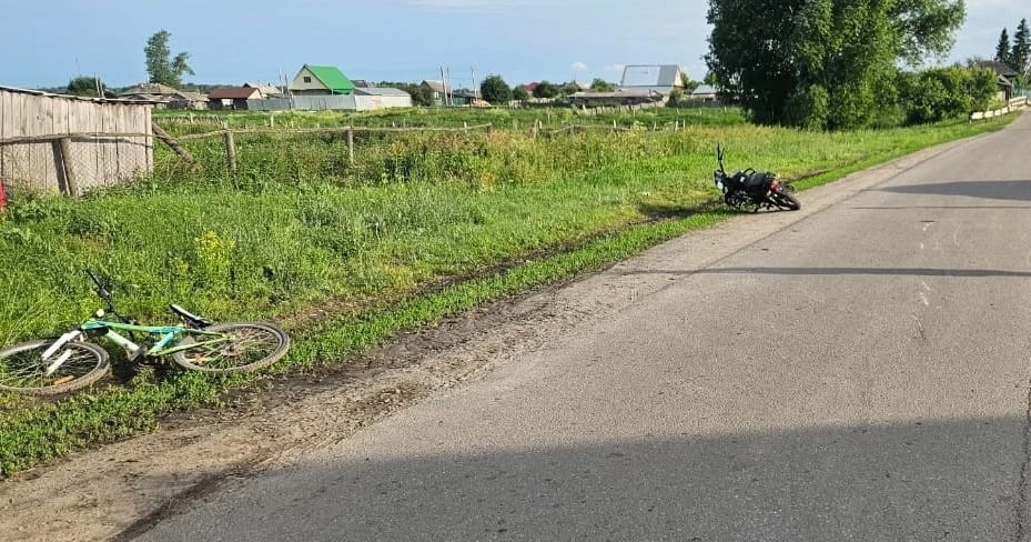 Внимание, подросток на мотоцикле.